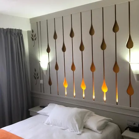 Hotel Yatt 3*
