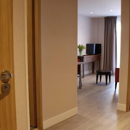 Yatt Hotel